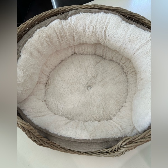 Wicker Dog Bed with Cream Cushion - Picture 11 of 11